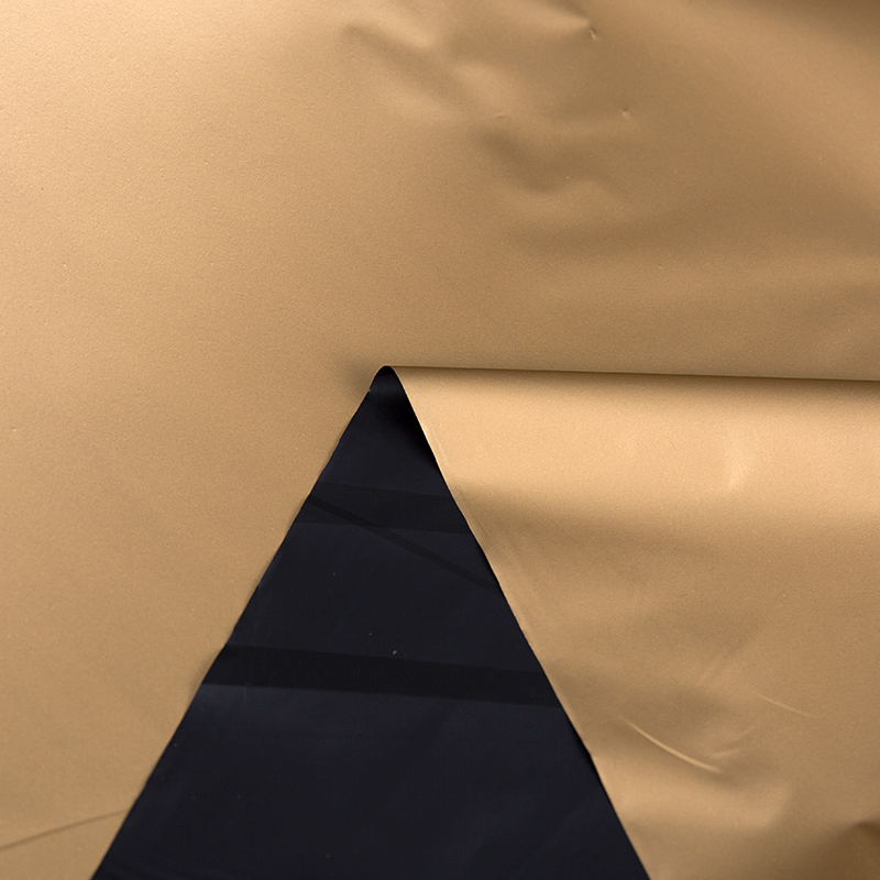 Laag ademend 2 lagen 100% black -out TPU -film voor gordijn donkerbruin + zwarte maskeringsfilm